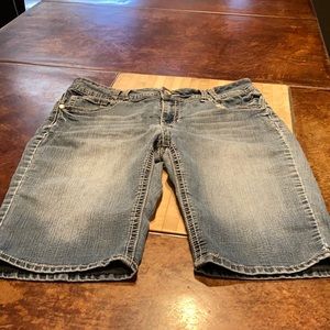 Denim mid-rise Bermuda shorts by Myth of Jade.